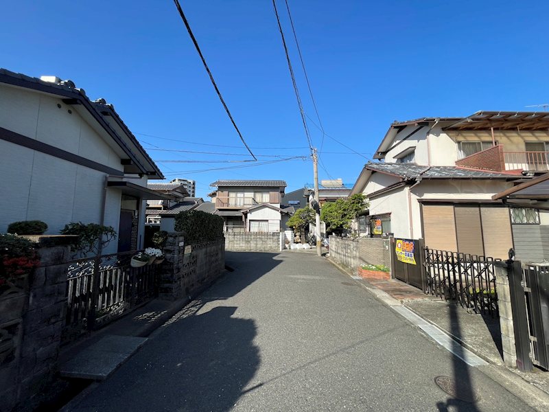 中曽根東二丁目3番土地 現地写真（前面道路含む現地写真）