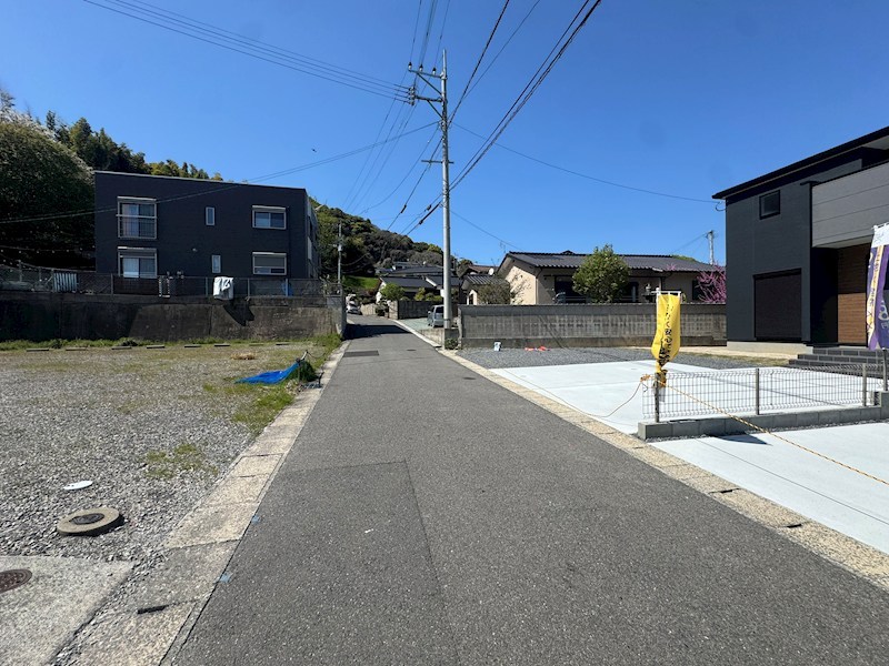 頃末北三丁目新築戸建1号棟　第三 現地写真（前面道路含む現地写真）