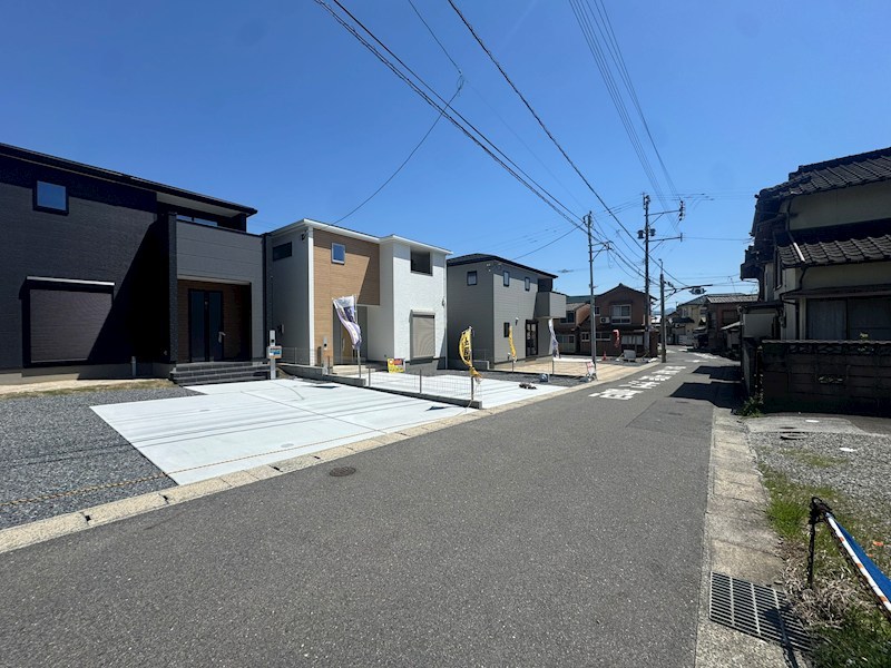 頃末北三丁目新築戸建1号棟　第三 現地写真（前面道路含む現地写真）