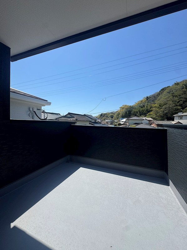 頃末北三丁目新築戸建1号棟　第三 現地写真（バルコニー）