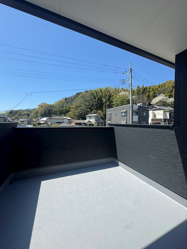 頃末北三丁目新築戸建1号棟　第三 現地写真（バルコニー）