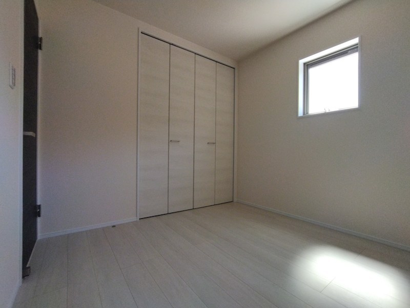 頃末北三丁目新築戸建2号棟　第三 内観写真（リビング以外の居室）