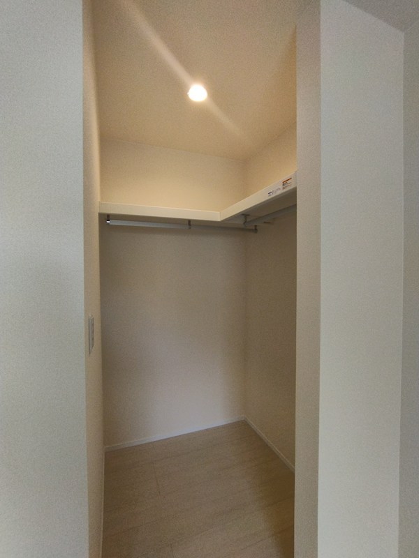 頃末北三丁目新築戸建2号棟　第三 内観写真（収納）