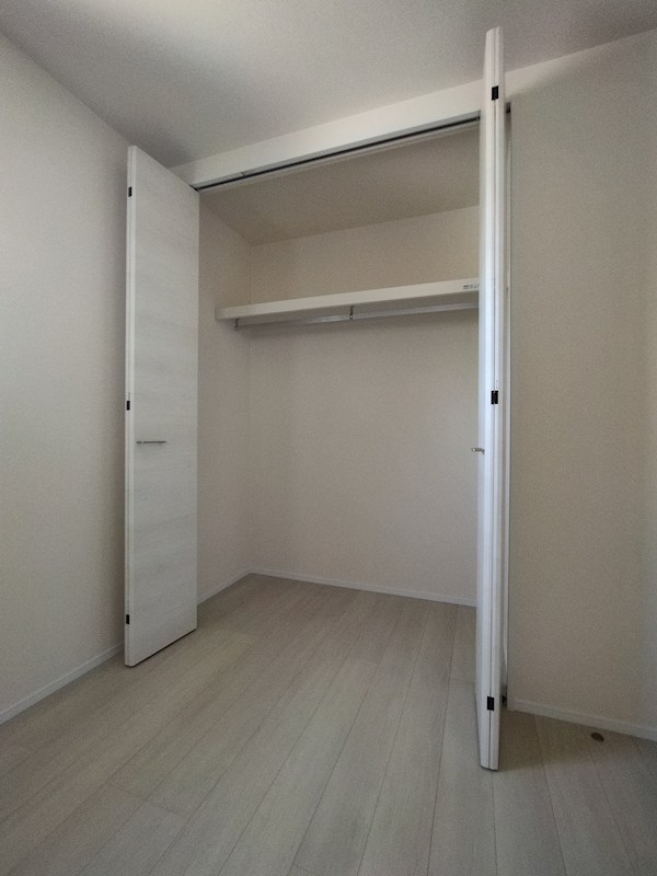 頃末北三丁目新築戸建2号棟　第三 内観写真（収納）