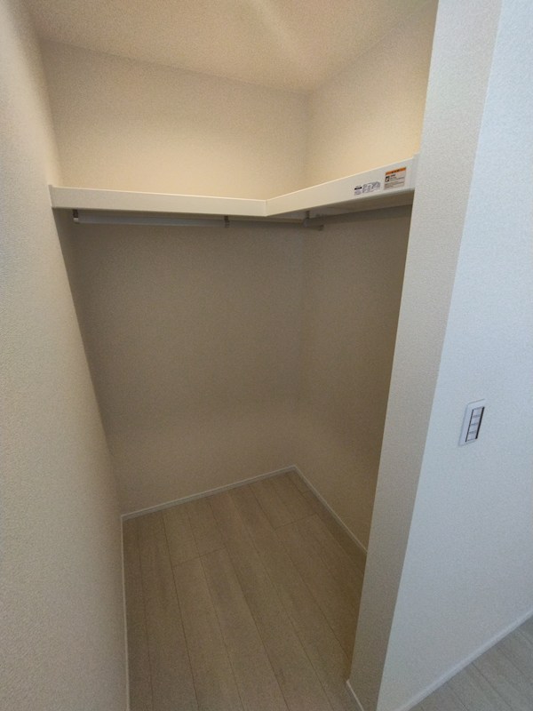 頃末北三丁目新築戸建2号棟　第三 内観写真（収納）
