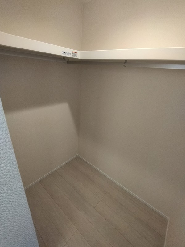 頃末北三丁目新築戸建2号棟　第三 内観写真（収納）