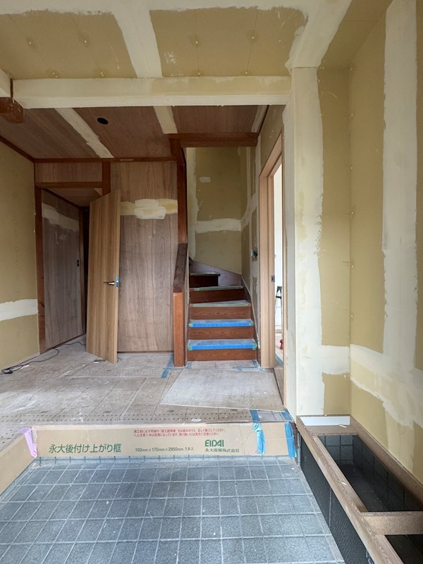 大字下境戸建 現地写真（玄関）