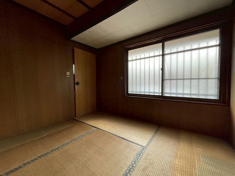 丸山一丁目12番戸建 内観写真（リビング以外の居室）