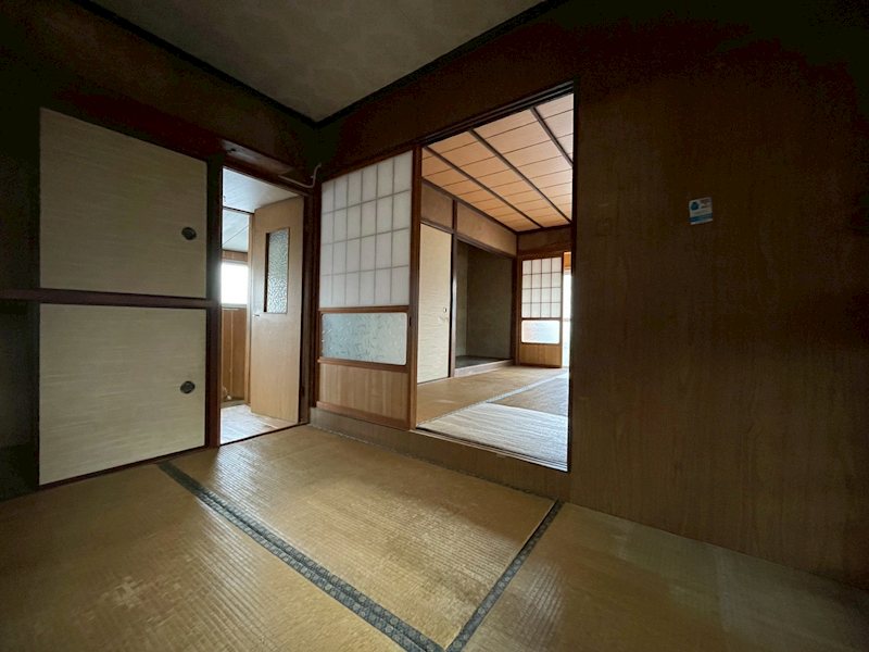 丸山一丁目12番戸建 内観写真（リビング以外の居室）