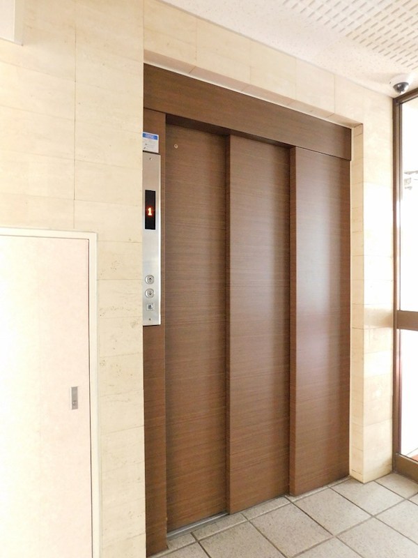 サングレイス中央町 共用部写真（ロビー）