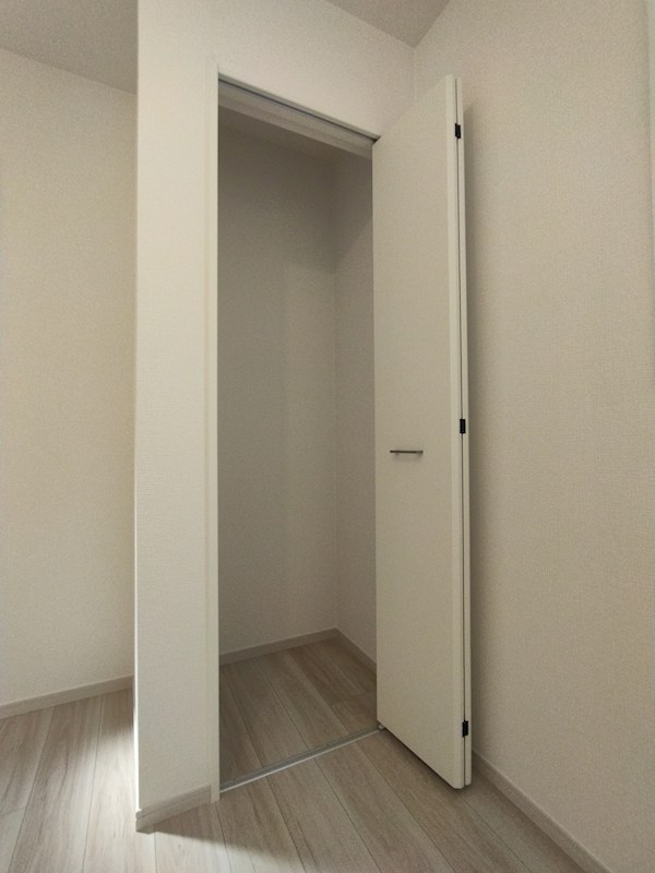 西園町新築戸建2号棟　1期 内観写真（収納）