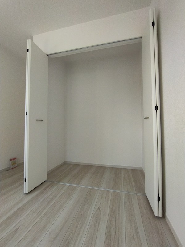 西園町新築戸建2号棟　1期 内観写真（収納）