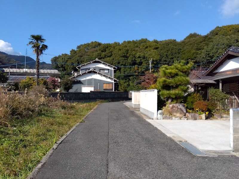 吉志七丁目15番土地 現地写真（前面道路含む現地写真）