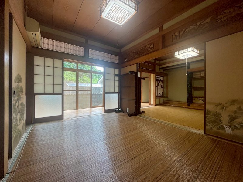 町上津役東二丁目25番戸建 内観写真（リビング以外の居室）