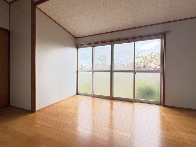 吉志七丁目15番戸建 内観写真（リビング以外の居室）
