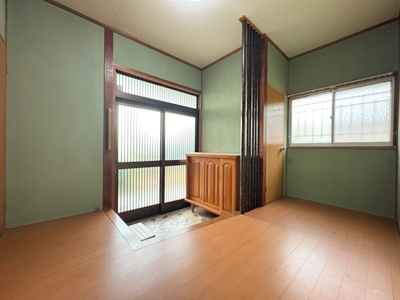 吉志七丁目15番戸建 現地写真（玄関）