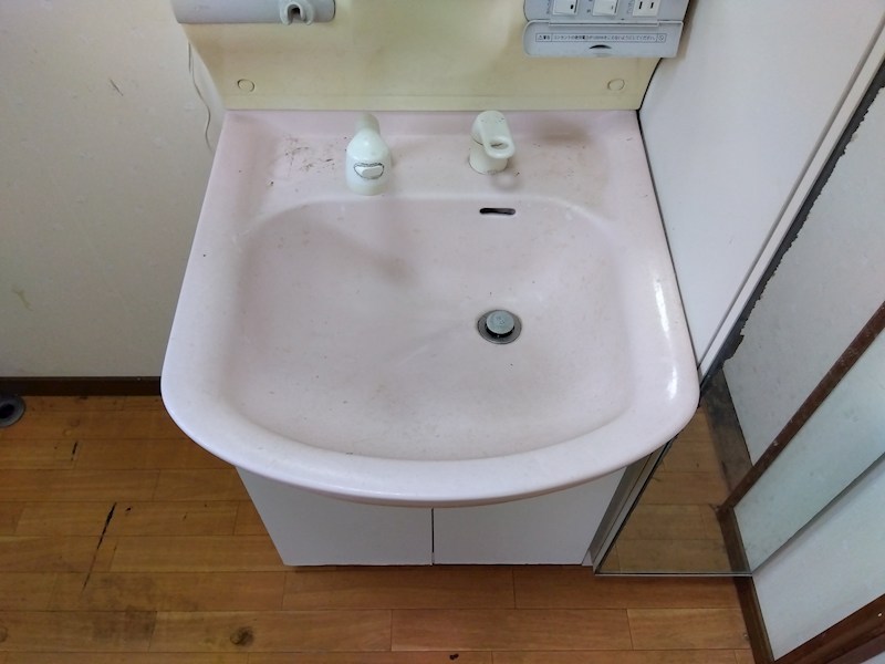 吉志七丁目15番戸建 内観写真（洗面台・洗面所）