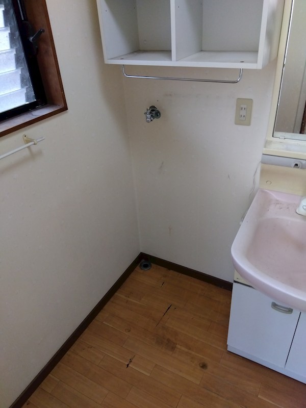 吉志七丁目15番戸建 内観写真（洗面台・洗面所）