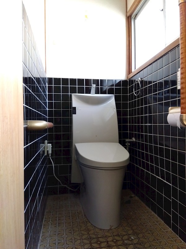 吉志七丁目15番戸建 内観写真（トイレ）