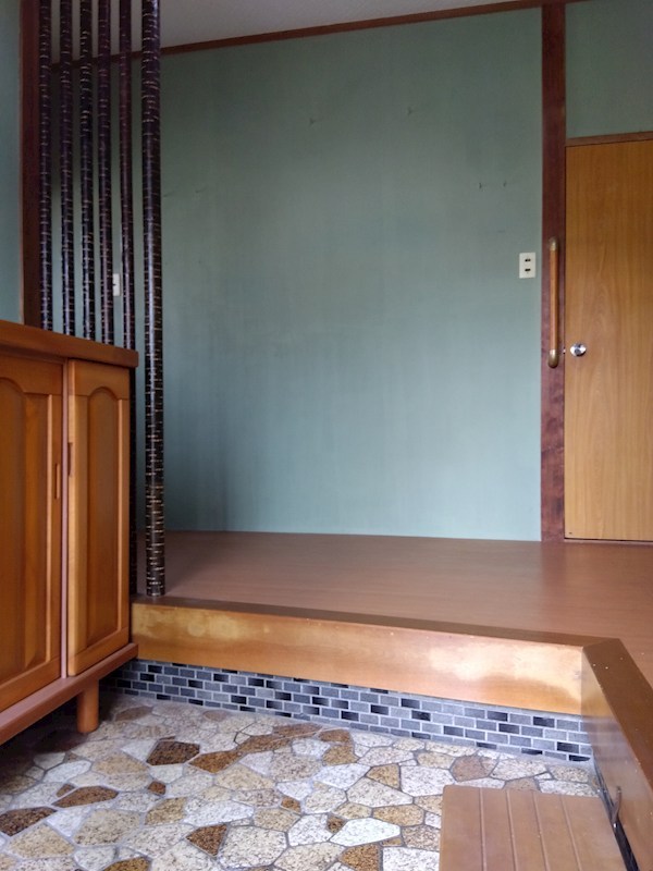 吉志七丁目15番戸建 現地写真（玄関）