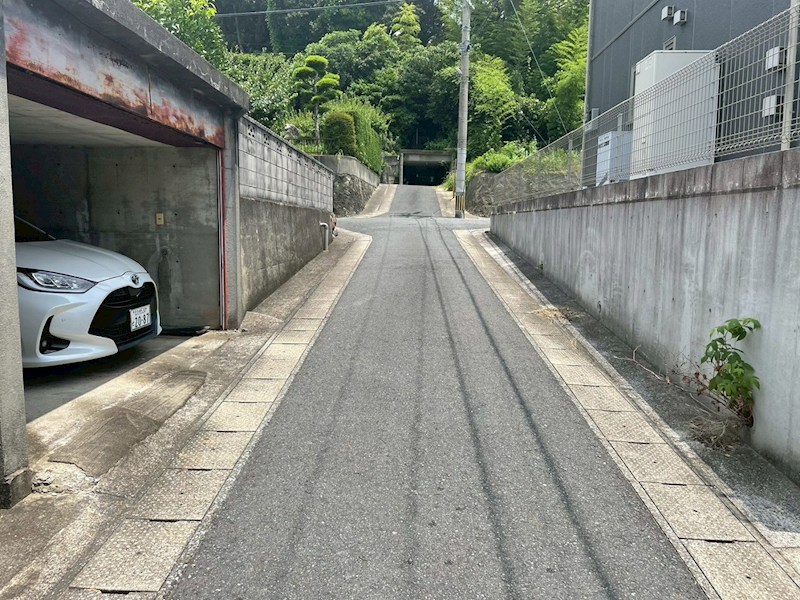 朝霧三丁目4番土地 現地写真（前面道路含む現地写真）