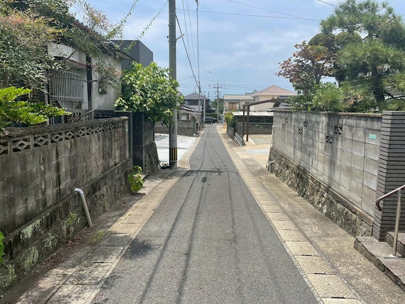 朝霧三丁目4番土地 現地写真（前面道路含む現地写真）