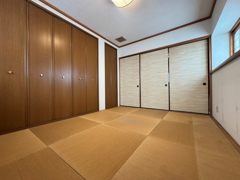 知古一丁目戸建 内観写真（リビング以外の居室）