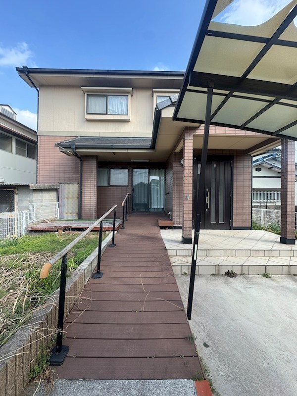 知古一丁目戸建 現地写真（玄関）