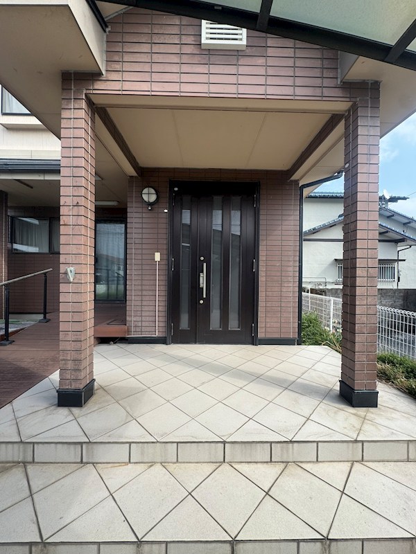 知古一丁目戸建 現地写真（玄関）