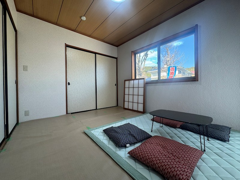 青葉台南一丁目戸建 内観写真（リビング以外の居室）