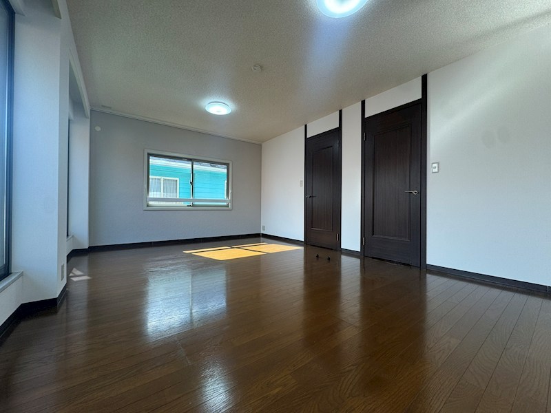 青葉台南一丁目戸建 内観写真（リビング以外の居室）