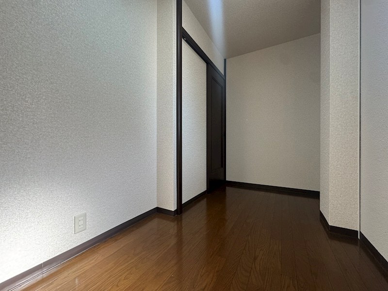 青葉台南一丁目戸建 内観写真（リビング以外の居室）