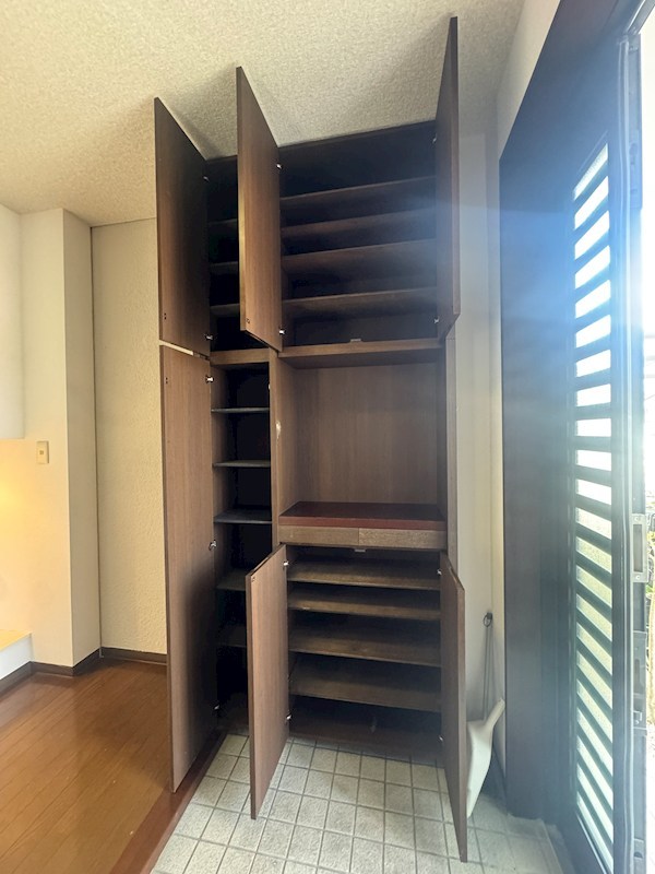 青葉台南一丁目戸建 内観写真（収納）