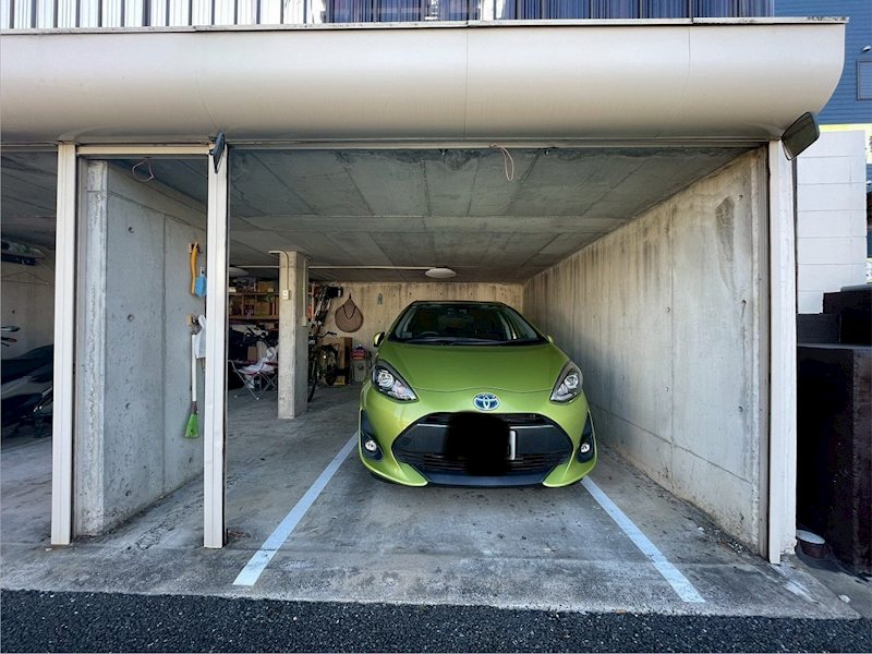 中尾二丁目戸建 現地写真（駐車場）