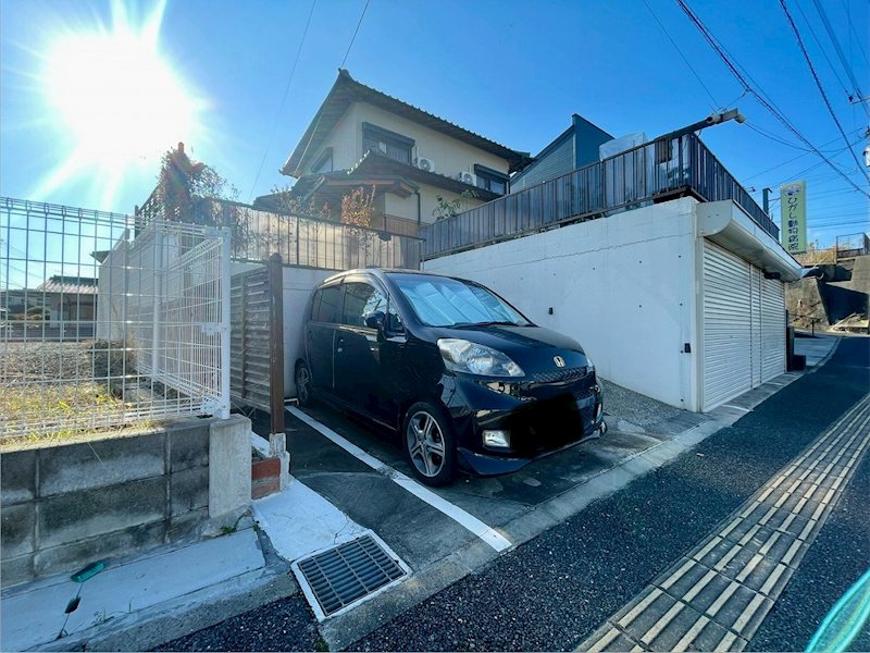 中尾二丁目戸建 現地写真（駐車場）