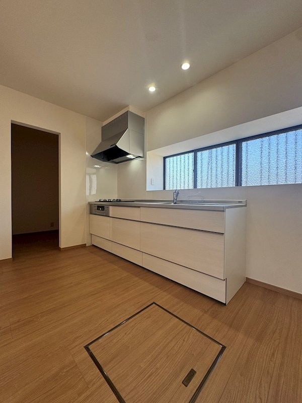自由ヶ丘十丁目戸建 内観写真（キッチン）