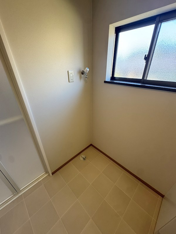 自由ヶ丘十丁目戸建 内観写真（洗面台・洗面所）