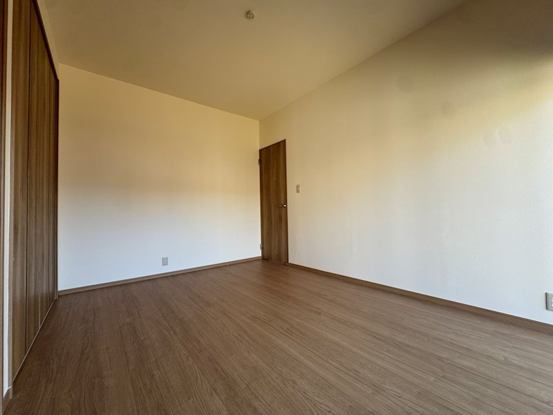 自由ヶ丘十丁目戸建 内観写真（リビング以外の居室）