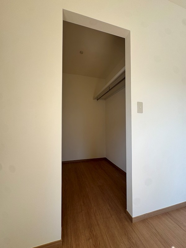 自由ヶ丘十丁目戸建 内観写真（収納）
