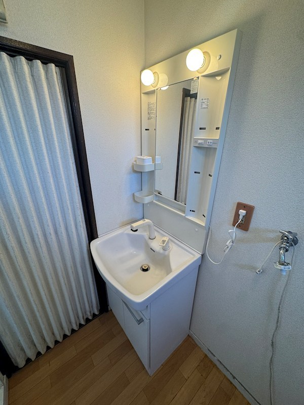 田熊一丁目戸建 内観写真（洗面台・洗面所）