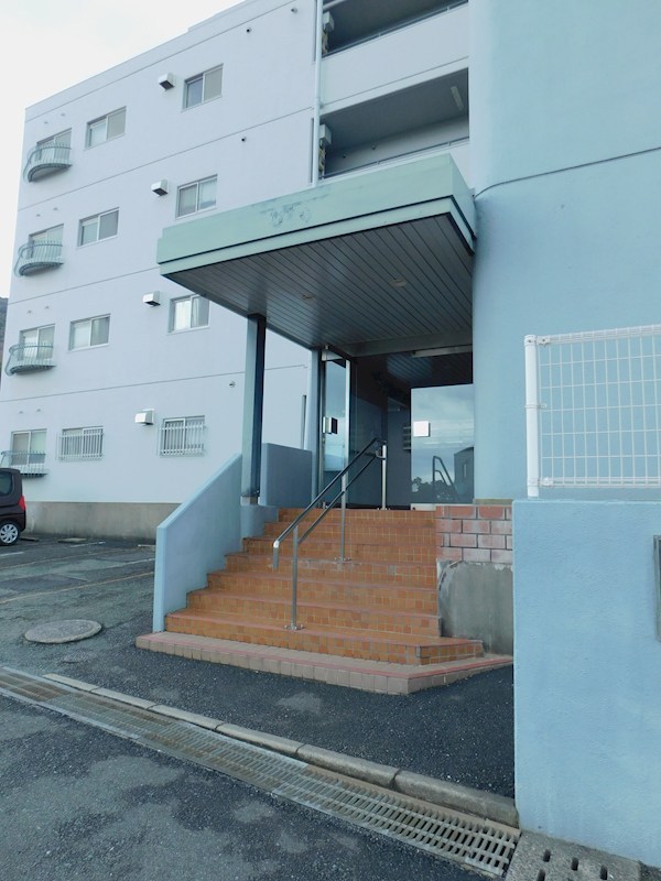 ミリオンコーポラス白峰 共用部写真（エントランス）