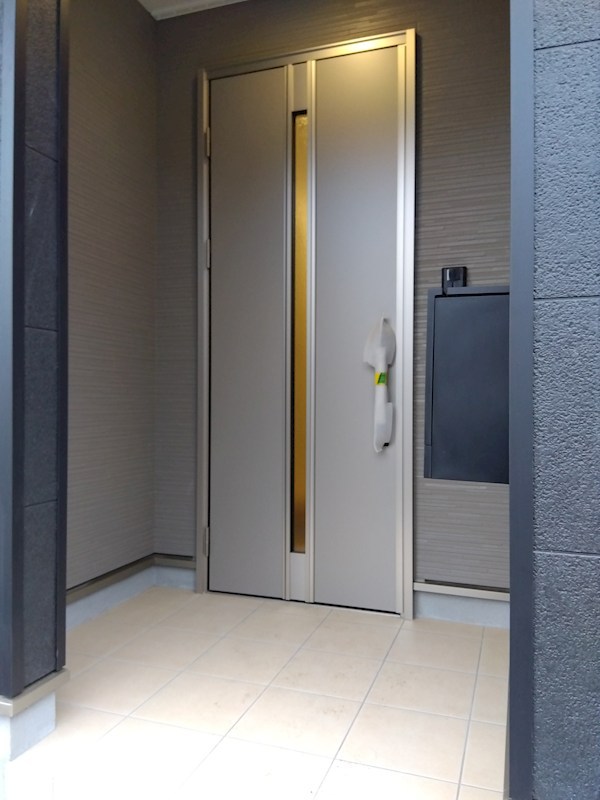 高坊二丁目新築戸建1号棟　第3 現地写真（玄関）