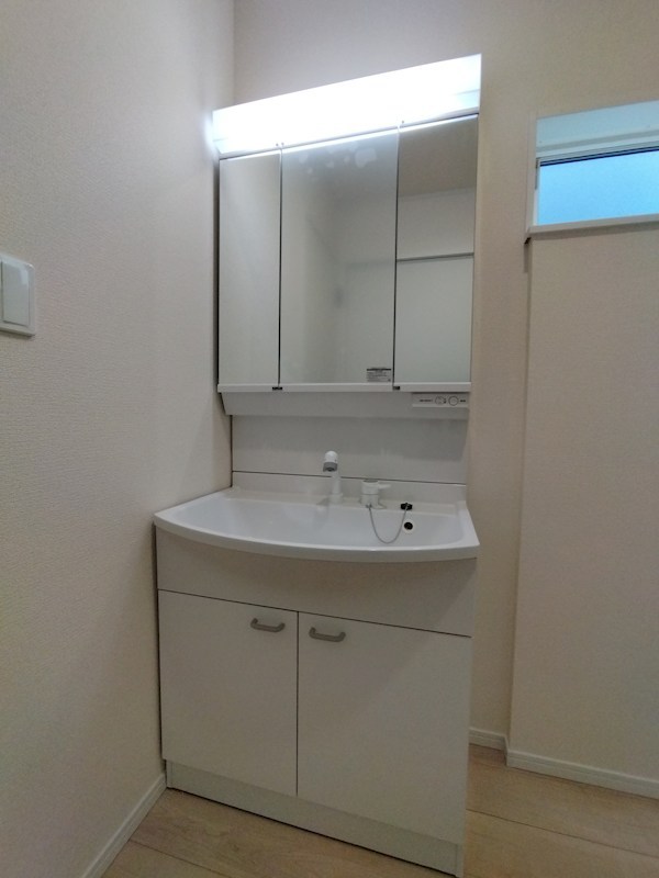 今光二丁目新築戸建2号棟　第3  内観写真（洗面台・洗面所）