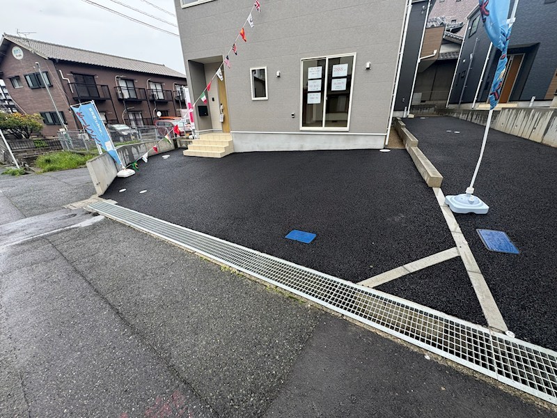 貴船台新築戸建2号棟　第1 現地写真（駐車場）