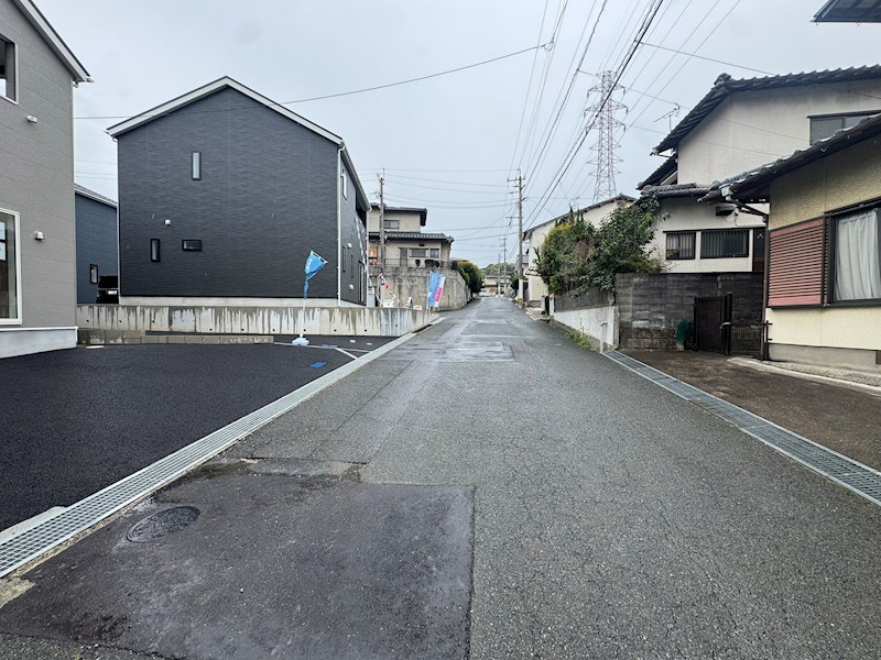 貴船台新築戸建2号棟　第1 現地写真（前面道路含む現地写真）
