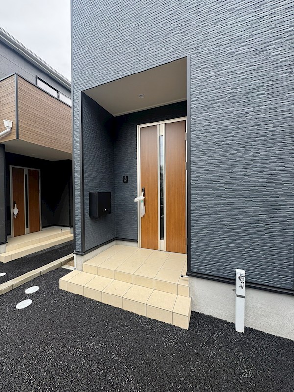 貴船台新築戸建4号棟　第1  現地写真（玄関）