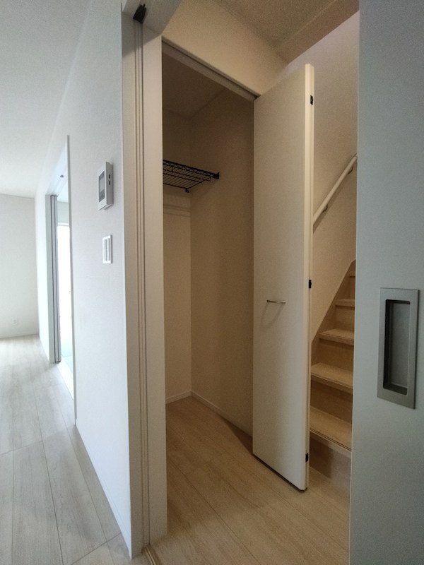 貴船台新築戸建4号棟　第1  内観写真（収納）