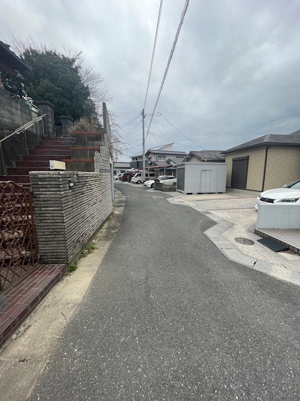 津田四丁目10番土地 現地写真（前面道路含む現地写真）