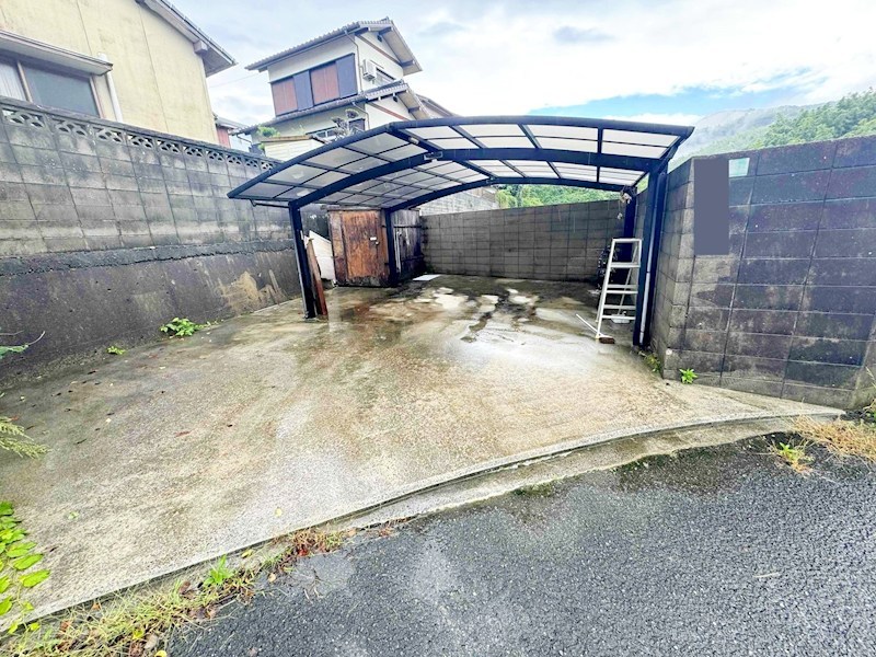 白野江四丁目戸建 現地写真（駐車場）