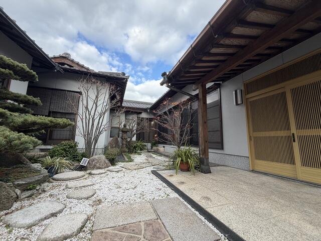 大里戸ノ上二丁目戸建 現地写真（玄関）